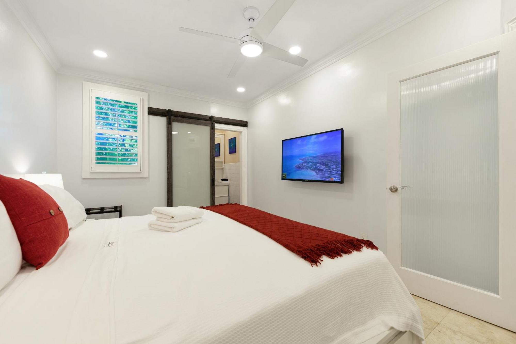 Island Gardens Family Escape, Pool & Car Included Apartment *