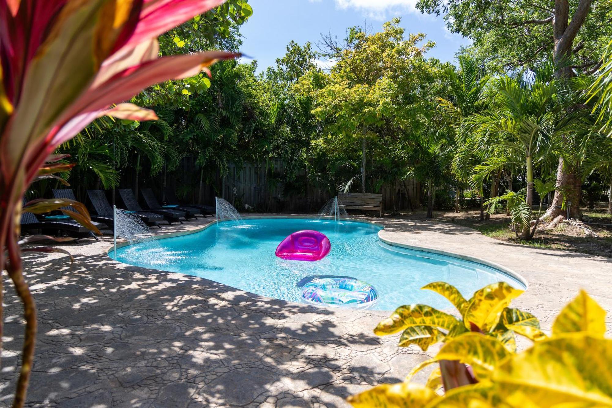 Island Gardens Family Escape, Pool & Car Included * Nassau